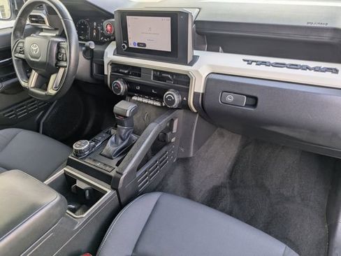 Used 2024 Toyota Tacoma TRD Off-Road image 32
