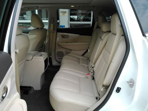 Used 2018 Nissan Murano SL w/ Moonroof Package AWD/4WD image 17