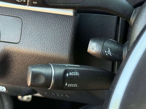 Used 2015 Mercedes-Benz E 350 4MATIC Sedan image 23