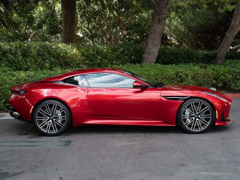 Used 2024 Aston Martin DB12 Coupe image 26