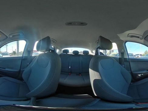 Used 2025 Kia K4 LXS image 41