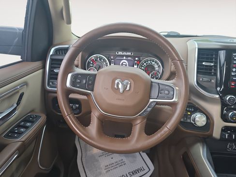 Used 2021 RAM 1500 Laramie AWD/4WD image 12