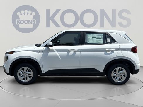 New 2026 Hyundai Venue SE FWD image 2