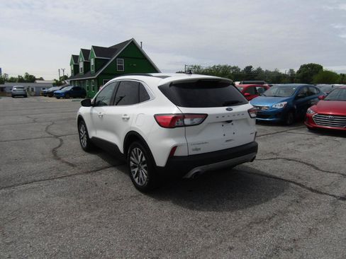 Used 2022 Ford Escape Titanium AWD/4WD image 5