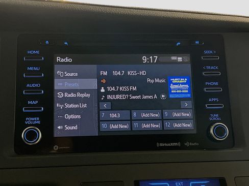 Used 2019 Toyota Sienna XLE w/ XLE Navigation Package FWD image 11