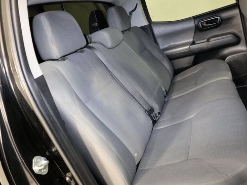 Used 2017 Toyota Tacoma SR image 27