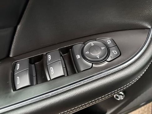 Used 2023 Buick Envision Essence image 12