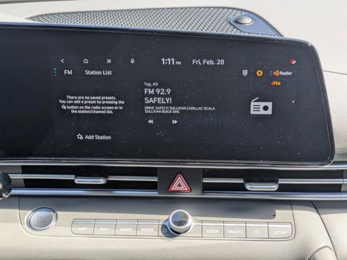 Used 2025 Hyundai Elantra SEL image 16