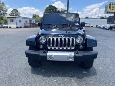 Used 2015 Jeep Wrangler Sahara w/ Connectivity Group AWD/4WD image 9
