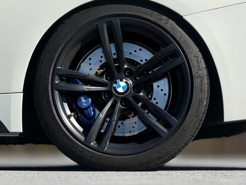 Used 2015 BMW M4 Convertible image 18