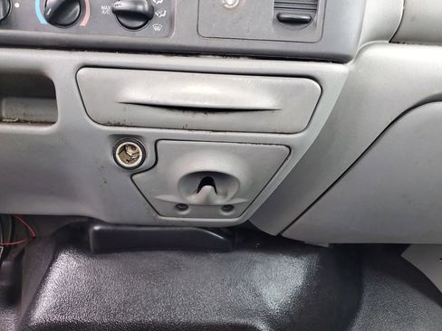 Used 2002 Ford F250 XL image 17