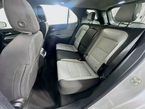 Used 2018 Chevrolet Equinox LS FWD image 26