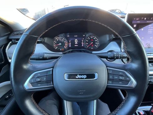 Used 2022 Jeep Compass Limited image 36