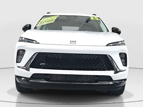 Used 2025 Buick Envision Sport Touring image 2