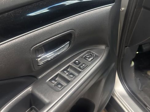 Used 2020 Mitsubishi Outlander LE image 12