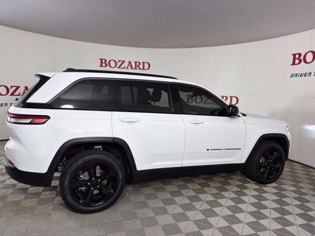 Used 2026 Jeep Grand Cherokee Limited w/ Limited Altitude Package AWD/4WD image 17