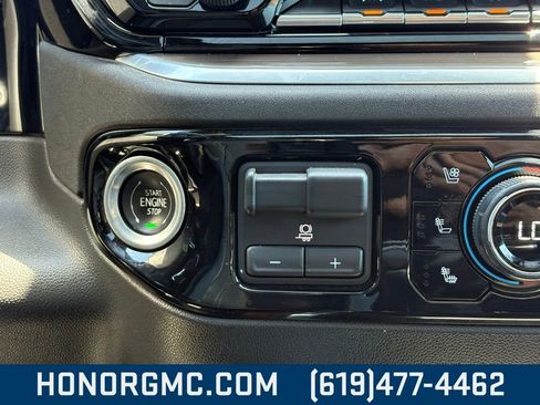Used 2022 Chevrolet Silverado 1500 High Country image 30