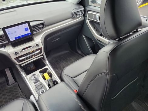 Certified 2024 Ford Explorer XLT w/ Equipment Group 202A image 31