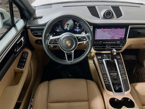 Used 2020 Porsche Macan S image 22