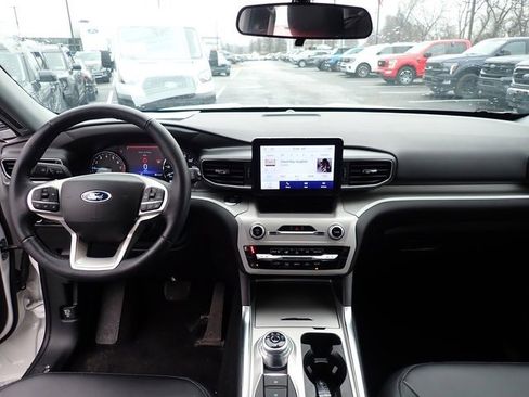 Used 2023 Ford Explorer XLT w/ Equipment Group 202A image 21