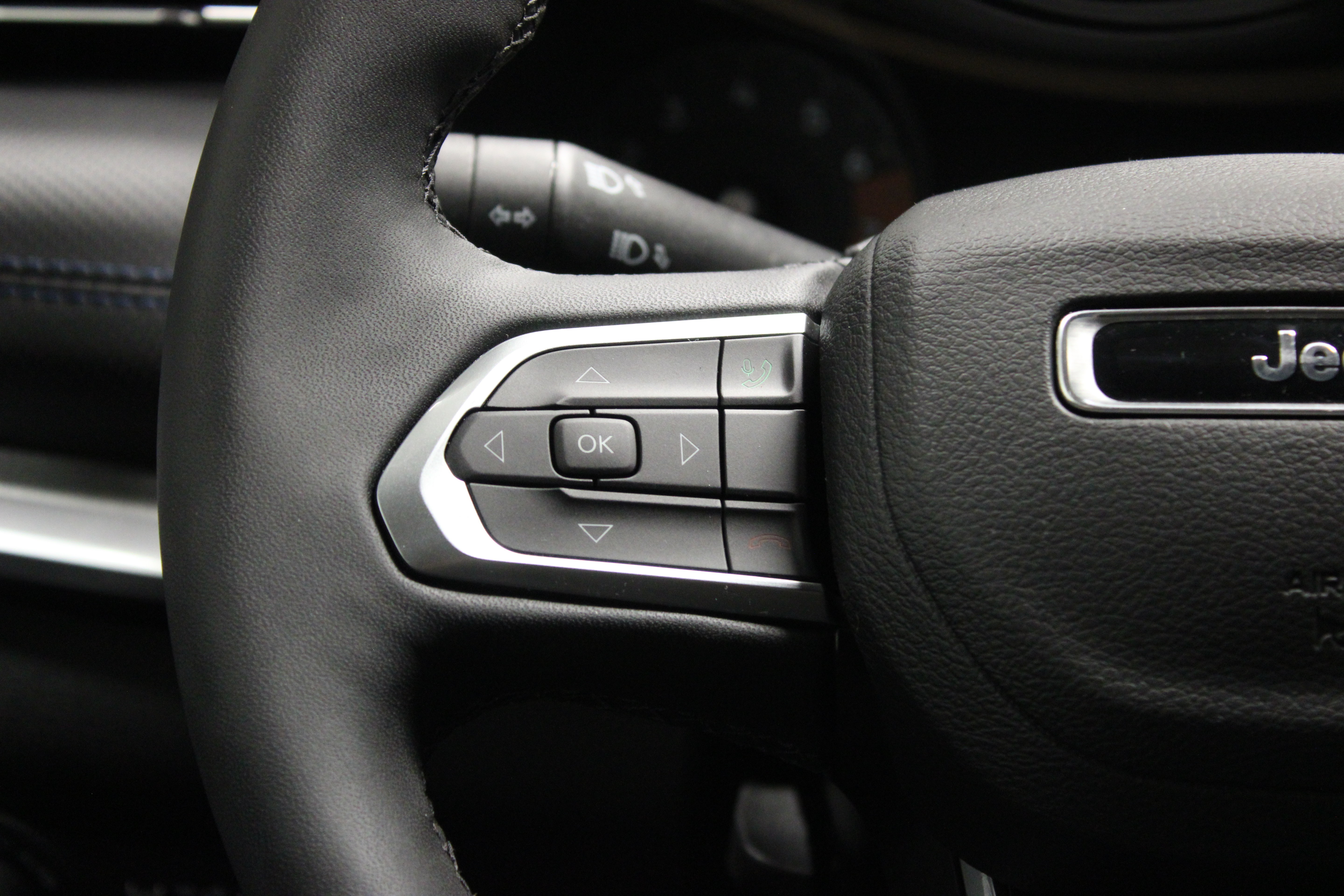 Used 2026 Jeep Compass Limited AWD/4WD image 22