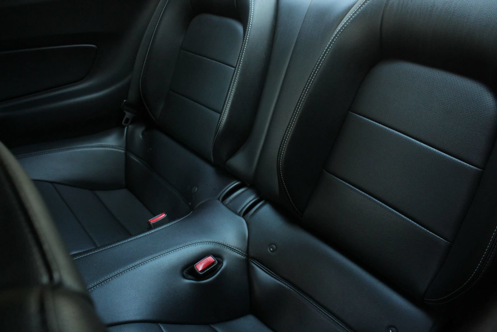 Used 2016 Ford Mustang Premium RWD image 16