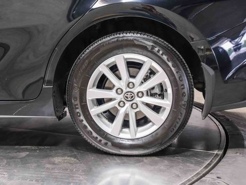 Used 2025 Toyota Camry LE w/ Convenience Package image 9