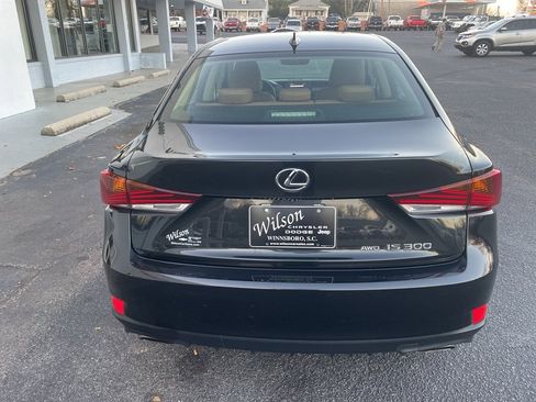 Used 2018 Lexus IS 300 AWD image 6