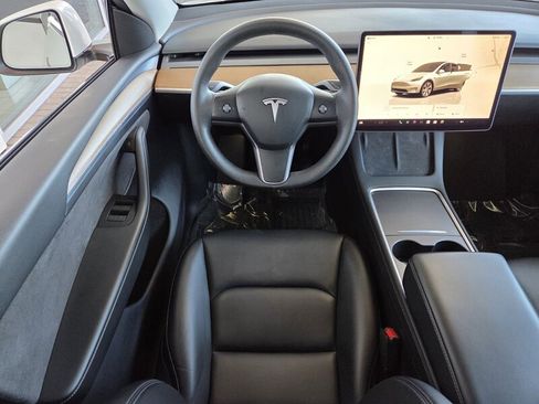 Used 2023 Tesla Model Y Long Range AWD/4WD image 17