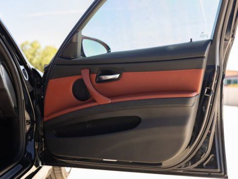 Used 2011 BMW M3 Sedan image 32