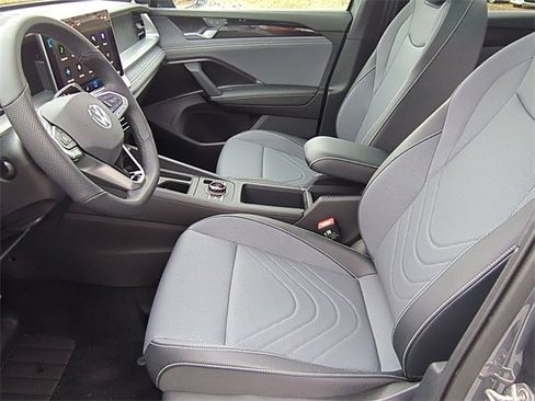 New 2026 Volkswagen Tiguan SE R-Line image 15