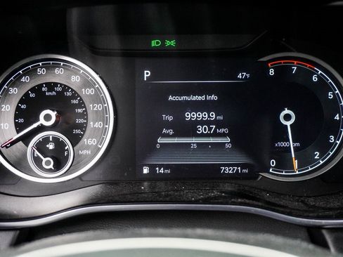 Used 2022 Genesis G70 2.0T image 28