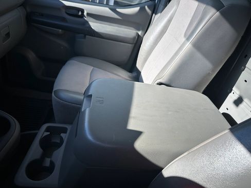 Used 2019 Nissan NV 2500 SV image 26