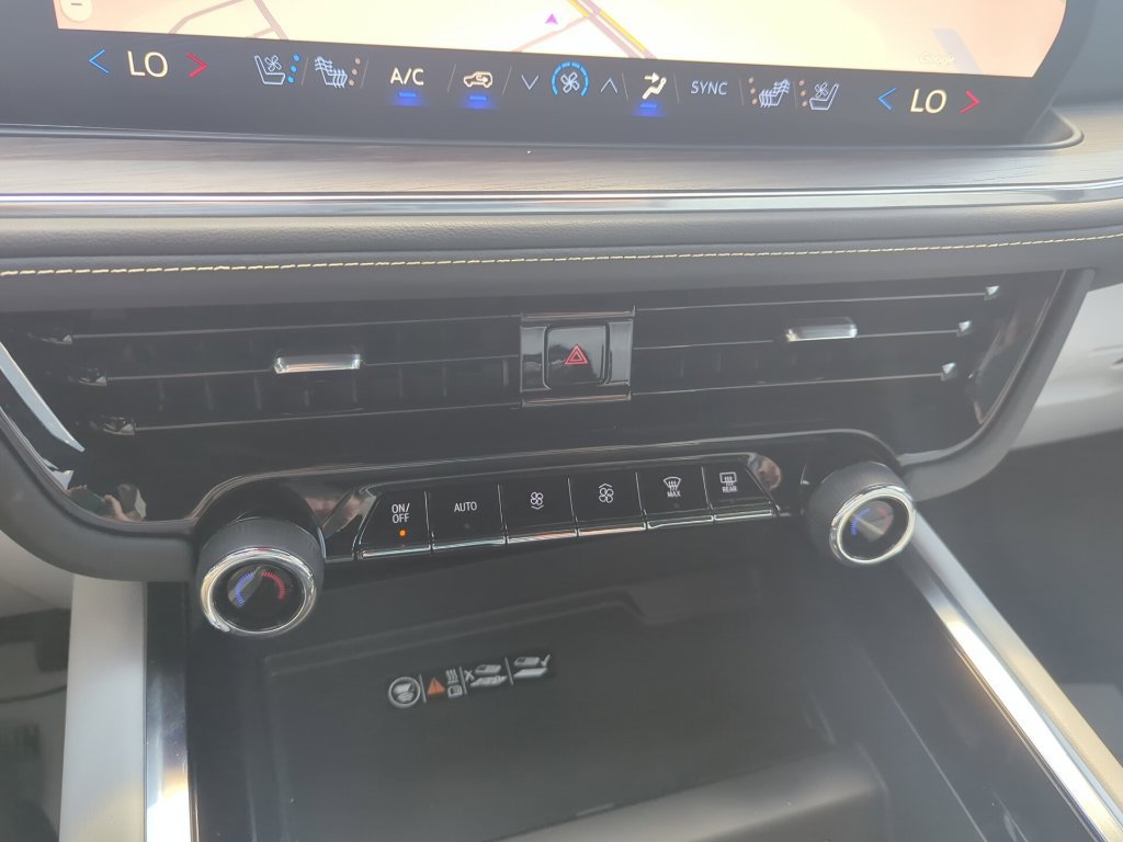 Certified 2026 Chevrolet Suburban Premier AWD/4WD image 30