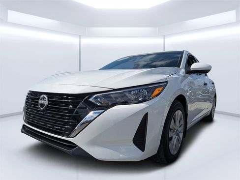 Used 2024 Nissan Sentra S image 7