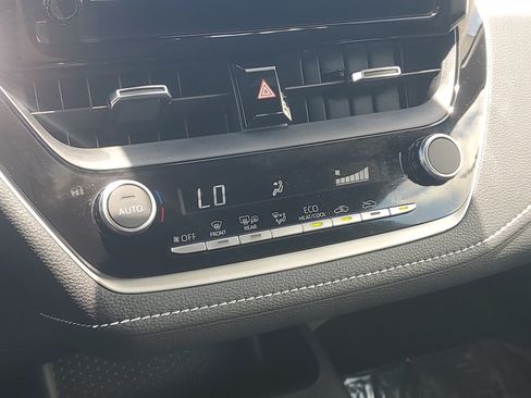 Used 2025 Toyota Corolla SE FWD image 29