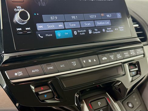 Certified 2026 Honda Odyssey EX-L image 17