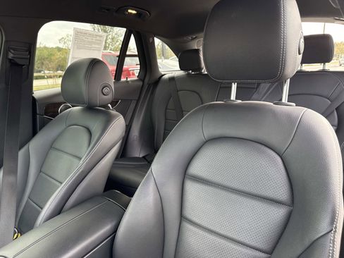 Used 2020 Mercedes-Benz GLC 300 GLC 300 image 21