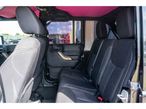 Used 2014 Jeep Wrangler Unlimited Sahara w/ Max Tow Package image 13