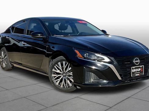 Certified 2023 Nissan Altima 2.5 SV image 2