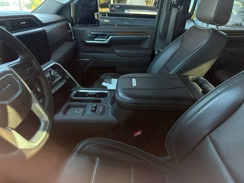 Used 2025 GMC Sierra 3500 Denali w/ Denali Reserve Package AWD/4WD image 6