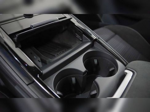 Certified 2025 Porsche Panamera 4 image 32