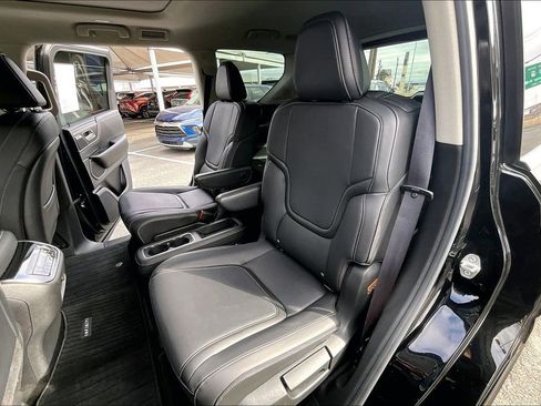 Certified 2025 INFINITI QX80 Pure w/ Cargo Package AWD/4WD image 36