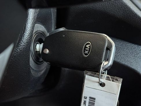 Used 2020 Kia Forte LXS FWD image 30
