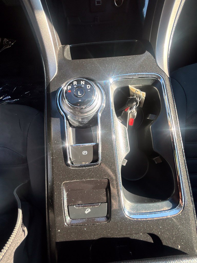 Used 2017 Ford Fusion SE FWD image 14