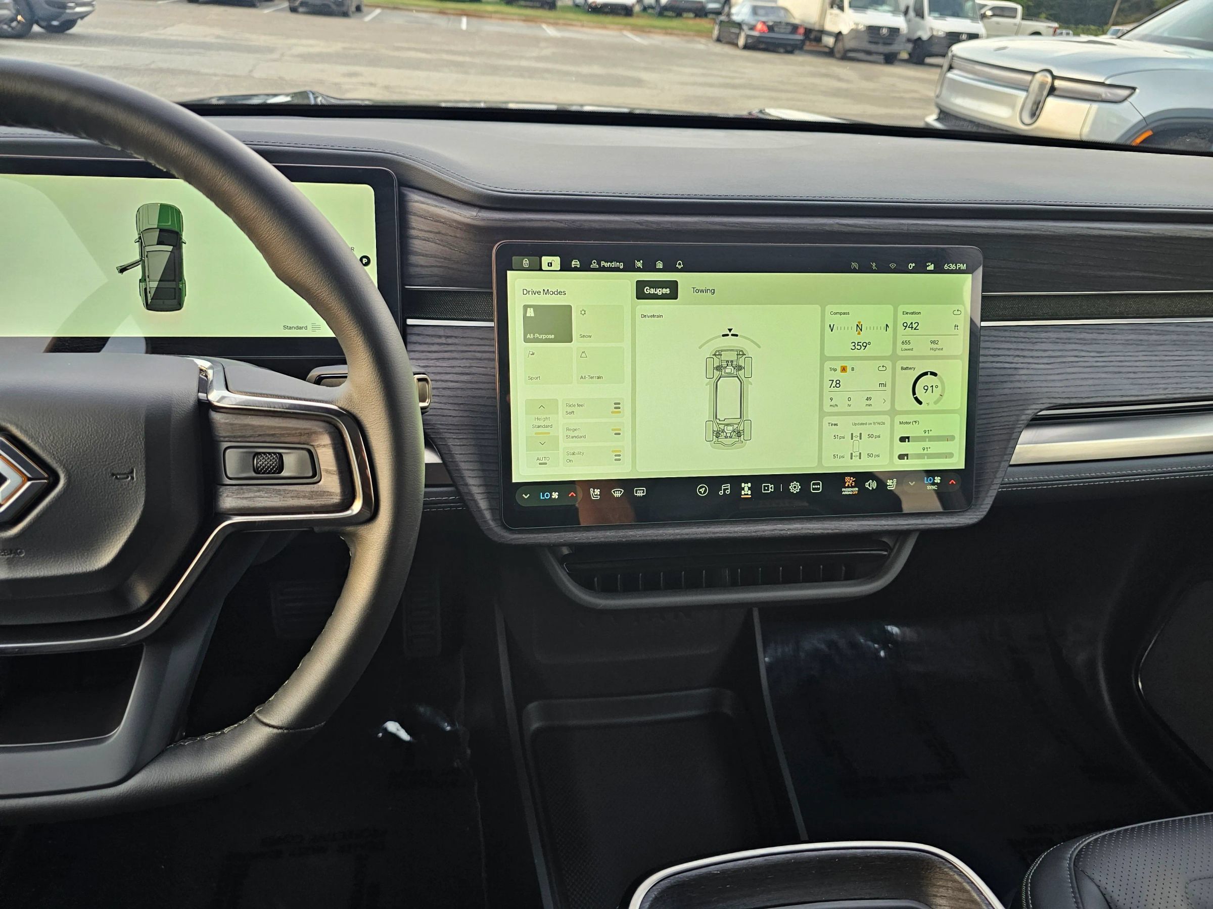 Used 2025 Rivian R1S Adventure Dual AWD/4WD image 17