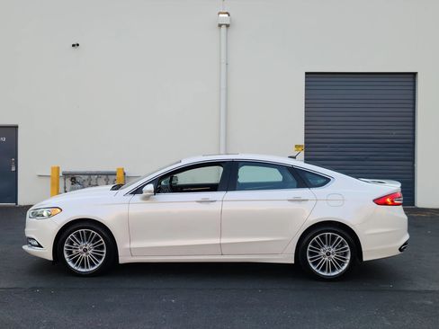 Used 2018 Ford Fusion Titanium AWD/4WD image 2