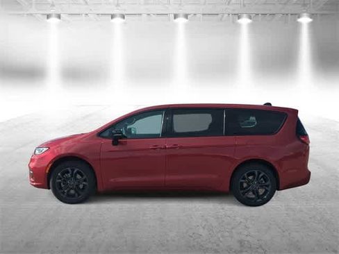 New 2026 Chrysler Pacifica Select image 5