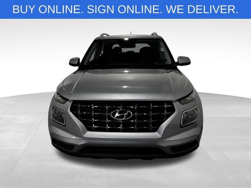 Used 2025 Hyundai Venue SEL FWD image 11