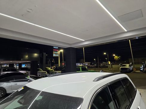 New 2025 Jeep Grand Cherokee Laredo w/ Luxury Tech Group I RWD image 10
